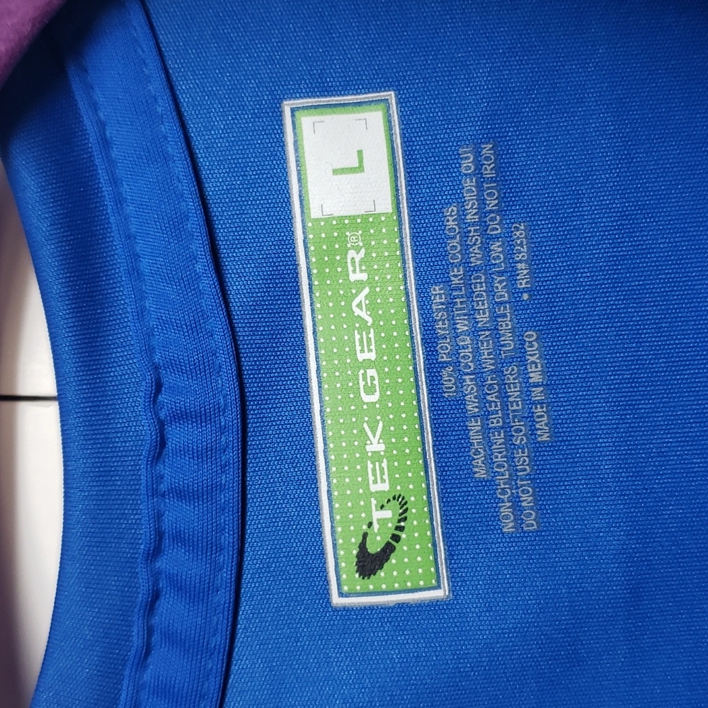 Blue Tek Gear sleeveless performance shirt - Picture 2 of 3